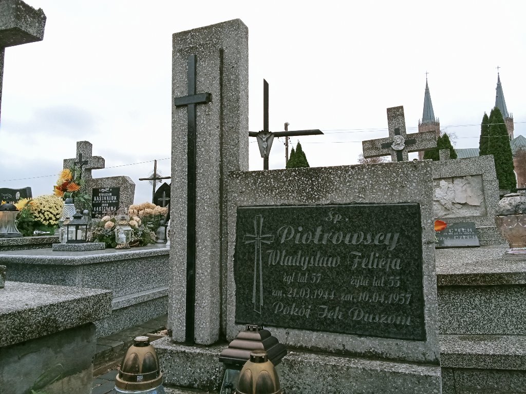Grób Władysław Piotrowski