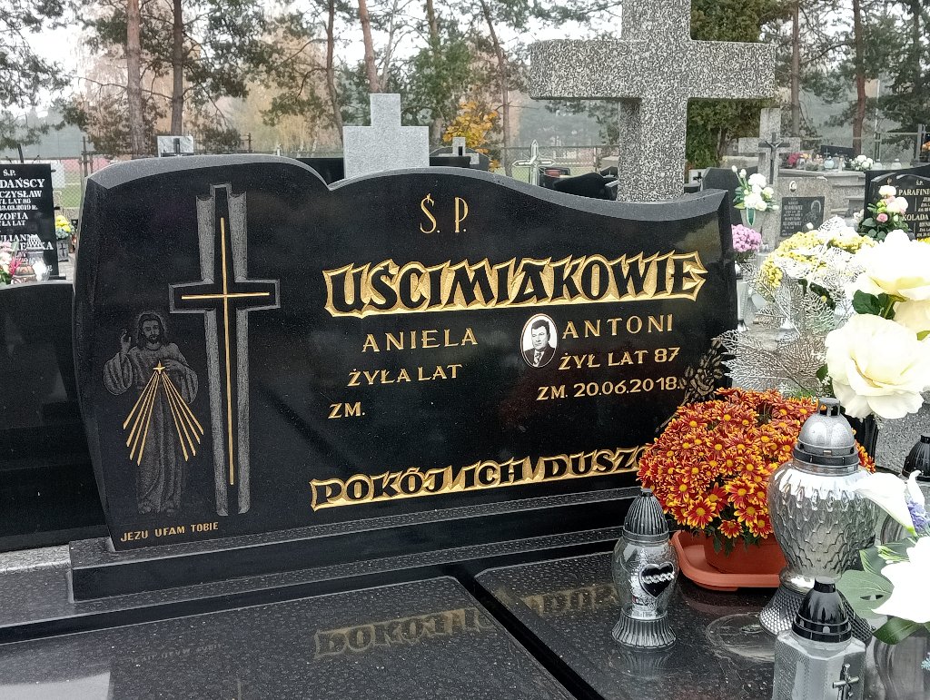 Grób Antoni Uścimiak