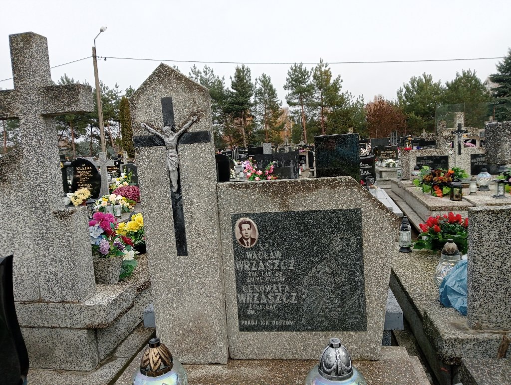 Grób Wacław Wrzaszcz