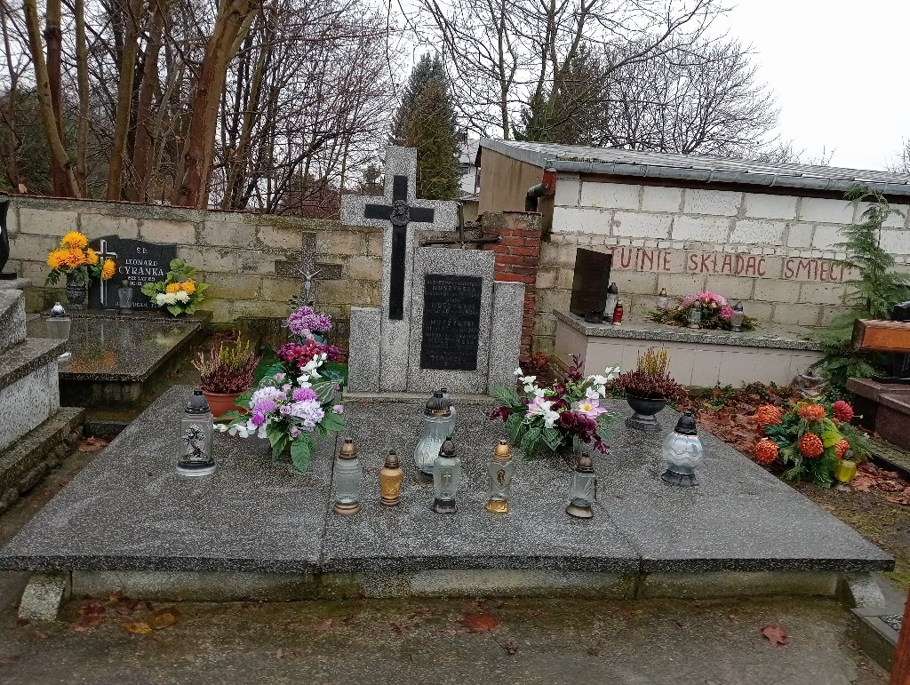 Grób Piotr Muszyński