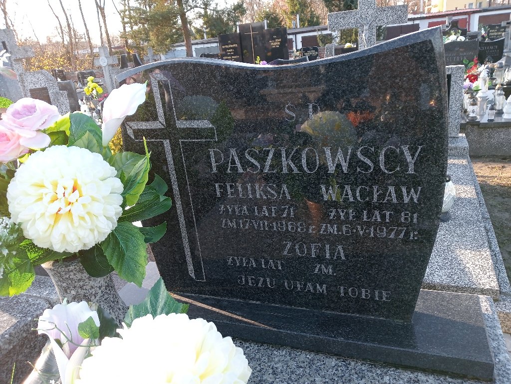 Grób Wacław Paszkowski