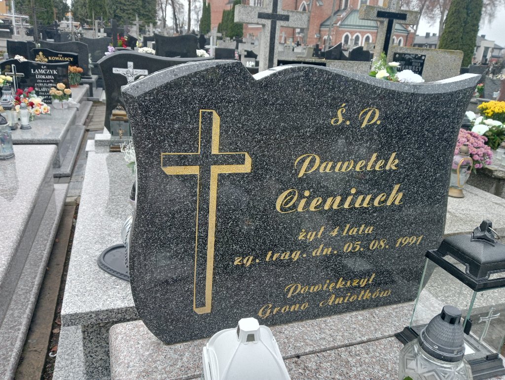 Grób Paweł Cieniuch