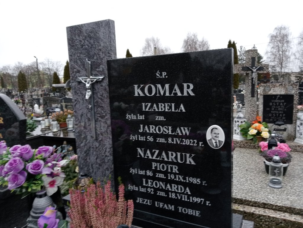 Grób Jarosław Komar