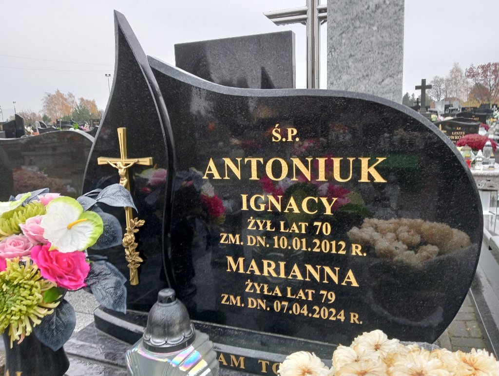 Grób Ignacy Antoniuk